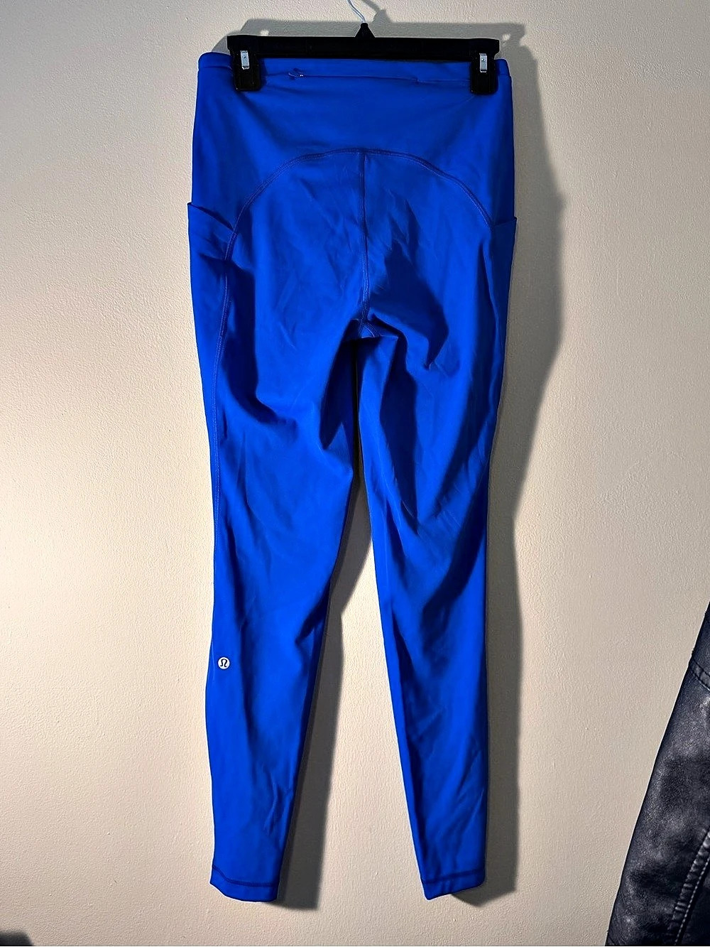 lululemon High-Rise Blue Leggings with side pockets size 8